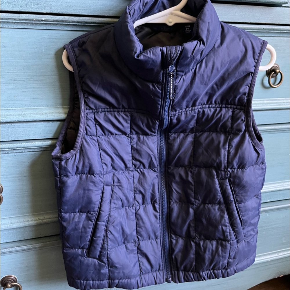 LIKE NEW UNIQLO NAVY VEST